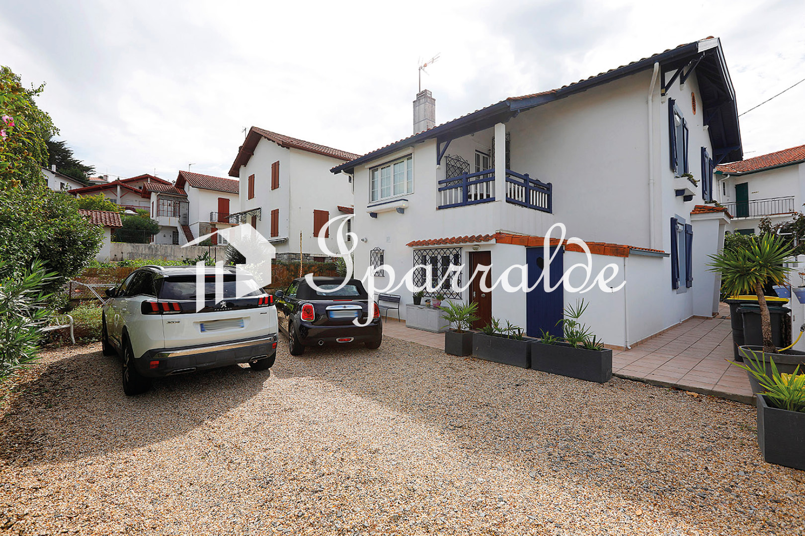 EXCLUSIVITÉ — HENDAYE CENTRE — MAISON T5 DE 150 M²