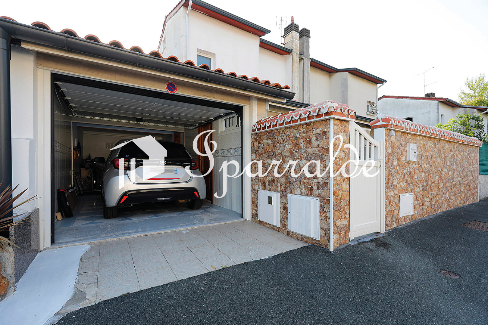 Grande maison familiale F5 lumineuse avec garage, double terrasse et beaux volumes