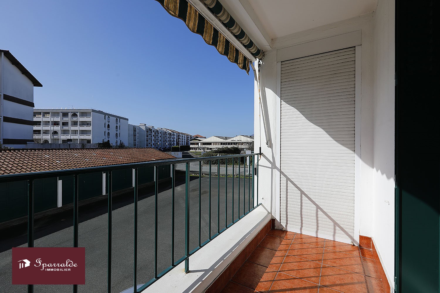 À acheter à Hendaye (64) : appartement T3 de 56m² avec balcon, cave et garage.
