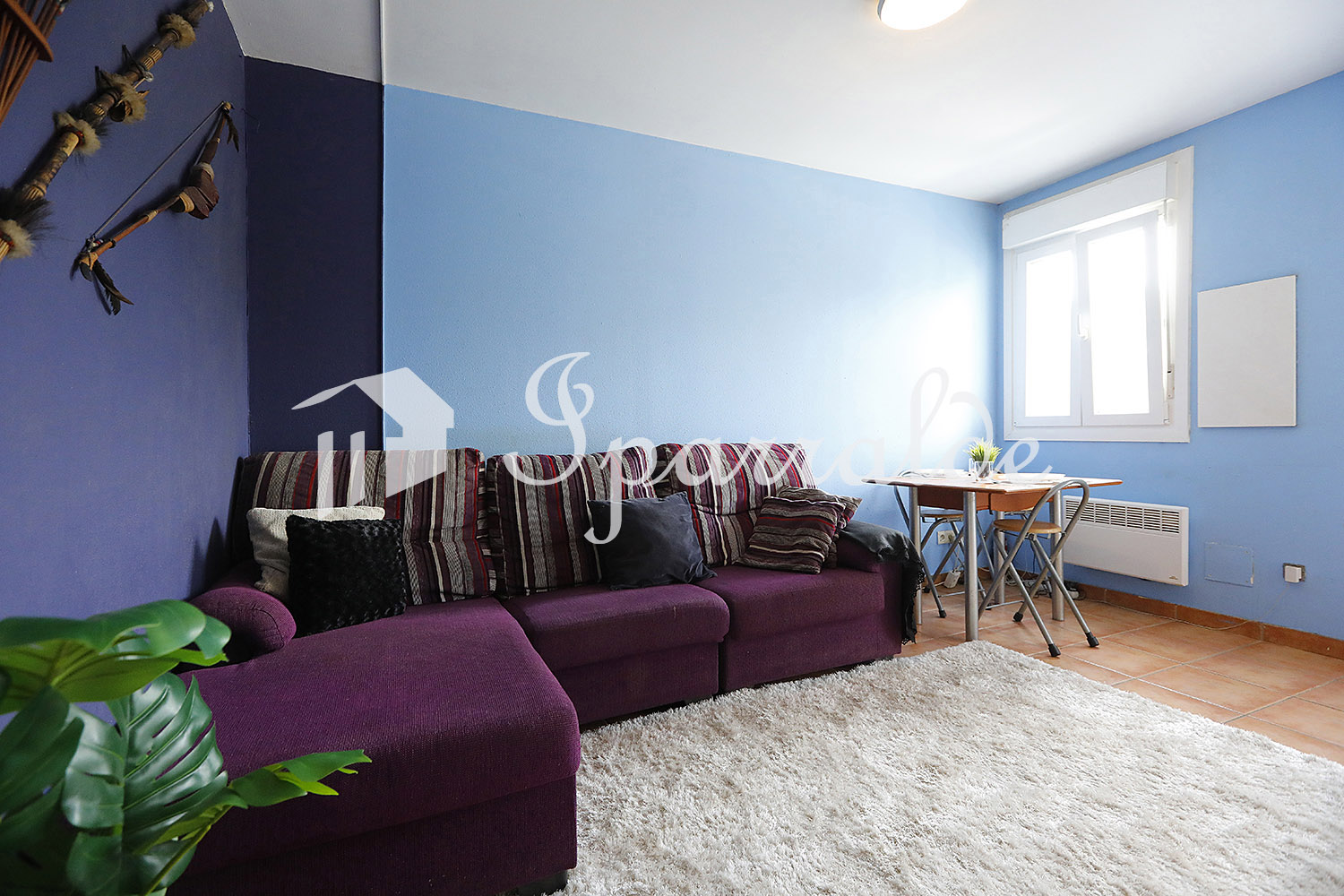 À 6 minutes à pied de la Grande Plage d’Hendaye, découvrez cet appartement T3 traversant situé dans une résidence récente et prisée, avec piscine, jardins et fronton. À 6 minutes à pied de la Grande Plage d’Hendaye, découvrez cet appartement T3 traversant situé dans une résidence récente et prisée, avec piscine, jardins et fronton.