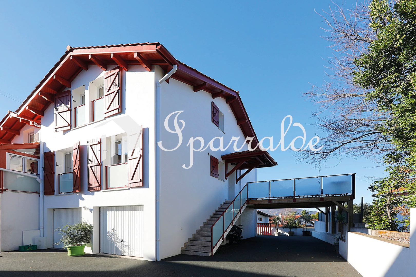 Maison mitoyenne F4 récente à Hendaye, proche Baie.