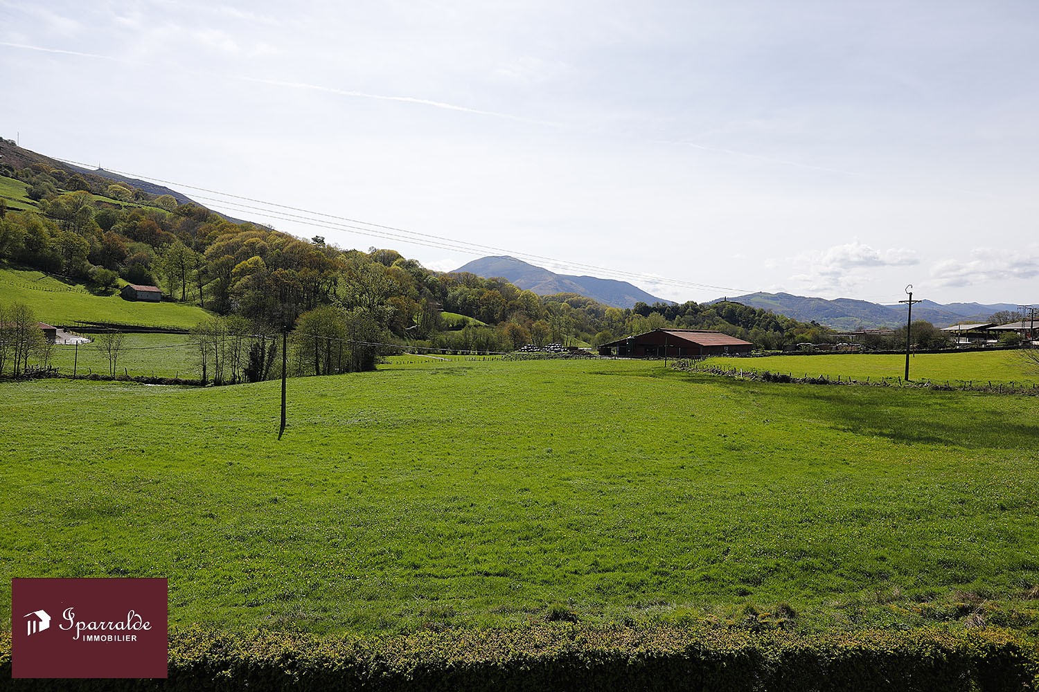 Magnifique  Maison au coeur du Pays Basque avec 10.000m2 de terrain.