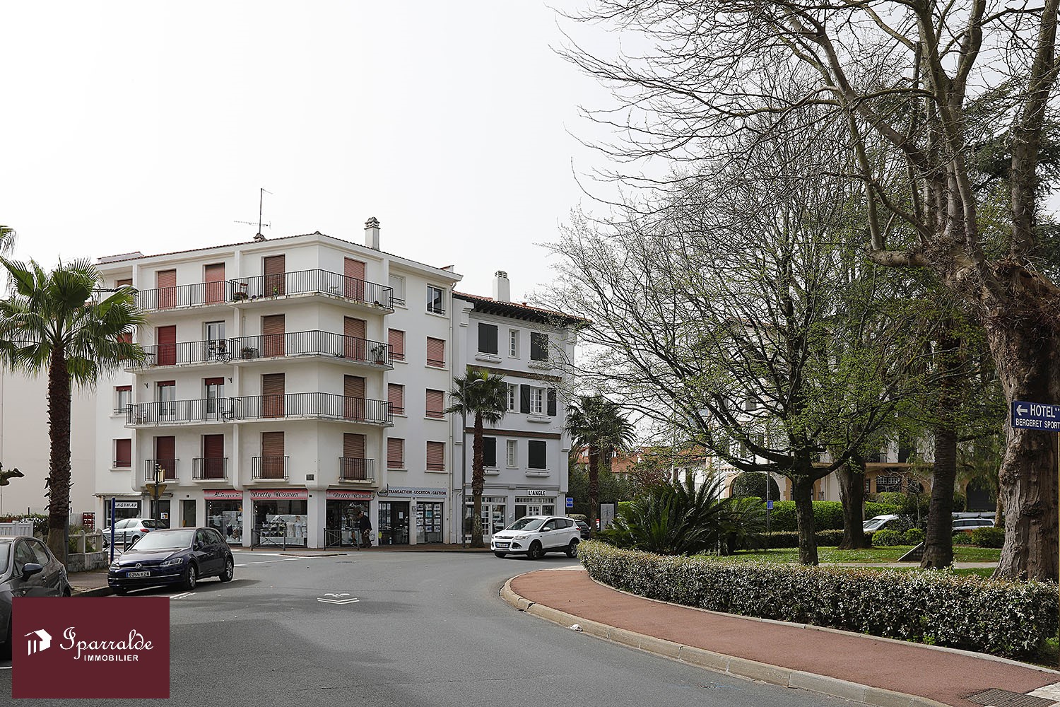 COEUR DE PLAGE :Appartement traversant au dernier étage, à vendre à Hendaye Plage(64) 
