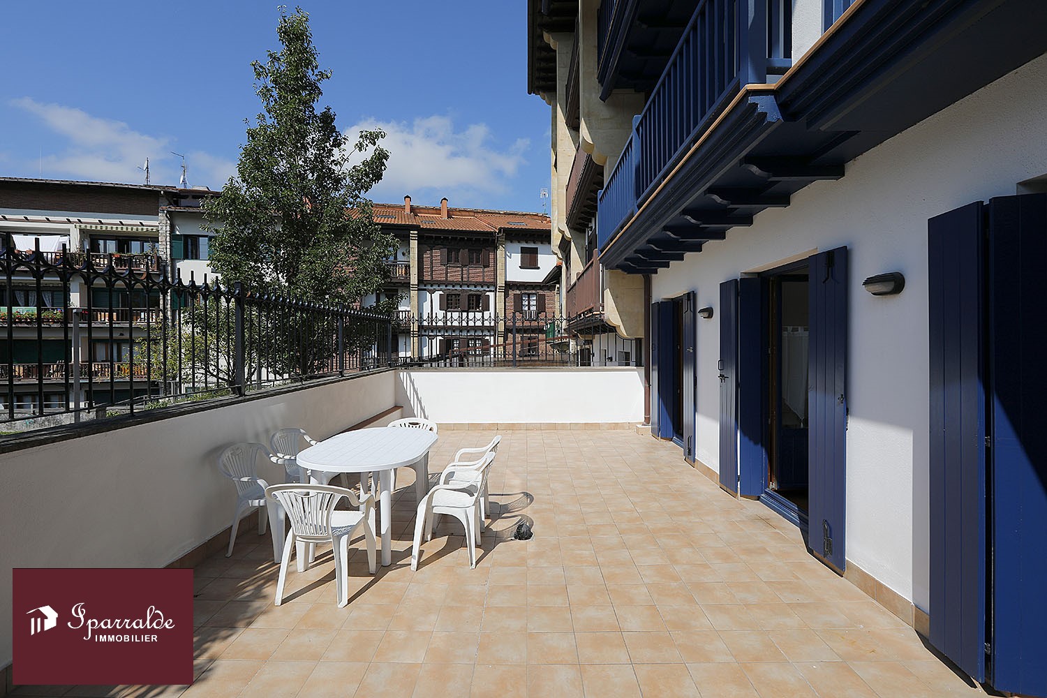 Appartement de standing T3 à vendre à Fontarrabie, village médieval en face d´Hendaye (64)